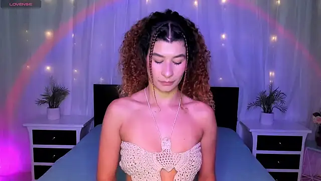 Evolet Bee online show from December 20, 2025, 11:28 am