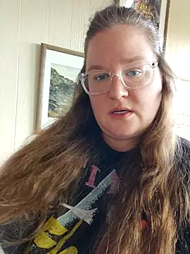 Love86Emily online show from December 1, 2025, 4:23 pm