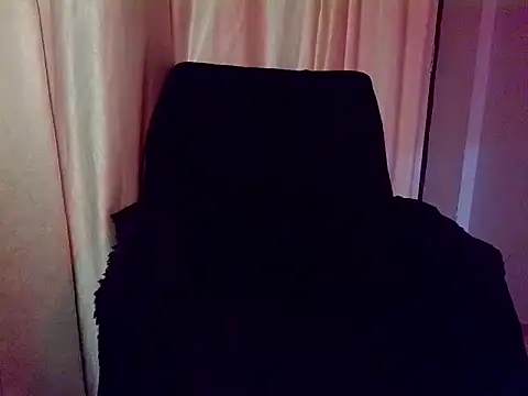 Snapshot of redruby_xoxo chatting on October 12, 2025, 6:40 pm redruby xoxo online show from October 12, 2025, 6:40 pm