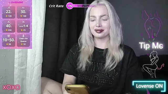 Snapshot of SpaceMarsi chatting on October 24, 2025, 9:55 pm SpaceMarsi online show from October 24, 2025, 9:55 pm