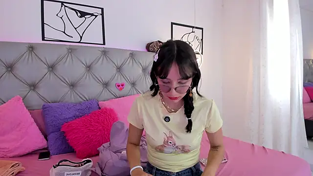 Naughty Couple83 online show from March 19, 2026, 5:28 pm