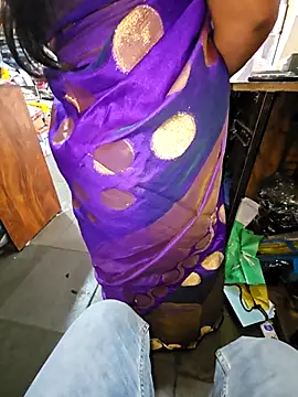 Snapshot of indianhotwife639 chatting on November 28, 2025, 5:10 am indianhotwife639 online show from November 28, 2025, 5:10 am