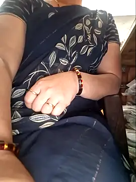 Snapshot of indianhotwife639 chatting on December 1, 2025, 7:46 am indianhotwife639 online show from December 1, 2025, 7:46 am