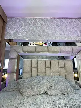 Snapshot of MaddyGray_ chatting on November 26, 2025, 7:15 pm MaddyGray online show from November 26, 2025, 7:15 pm