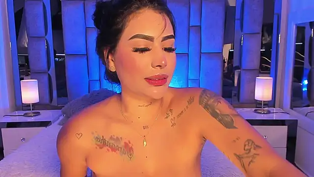 Snapshot of MaddyGray_ chatting on December 13, 2025, 7:53 pm MaddyGray online show from December 13, 2025, 7:53 pm