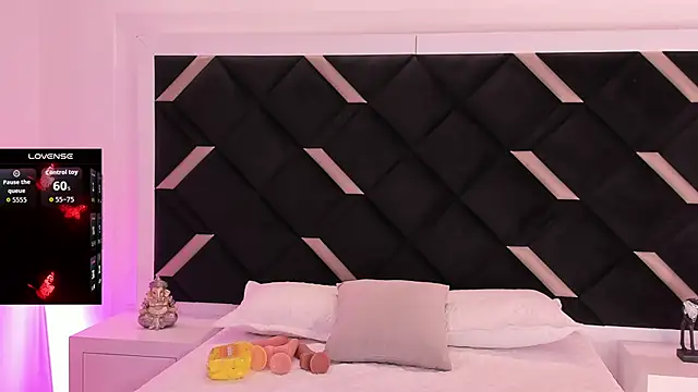 Snapshot of ValeskaZuev1 chatting on September 22, 2025, 6:54 pm ValeskaZuev1 online show from September 22, 2025, 6:54 pm