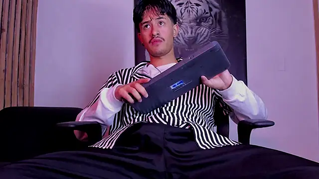 DimitriDeluxe online show from September 10, 2025, 8:20 pm