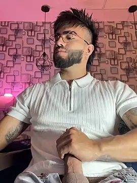 Snapshot of King_Draven3 chatting on February 24, 2026, 7:34 pm King Draven3 online show from February 24, 2026, 7:34 pm