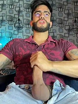 Snapshot of King_Draven3 chatting on February 26, 2026, 7:35 pm King Draven3 online show from February 26, 2026, 7:35 pm