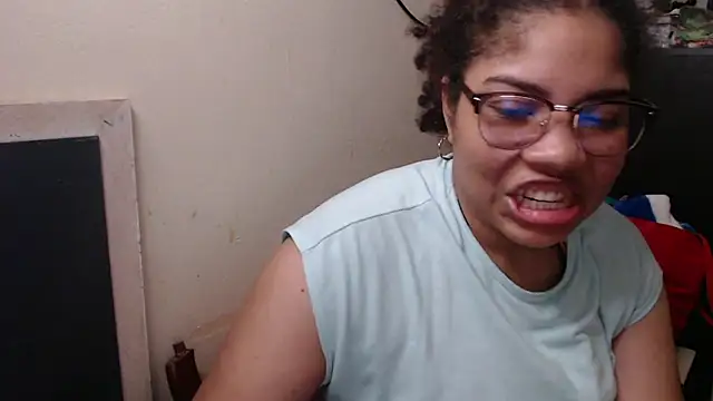 madelene online show from February 21, 2025, 1:44 am