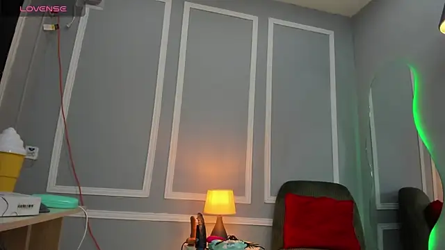 emma  rose1 online show from February 26, 2026, 7:13 pm