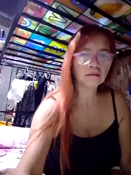 Snapshot of SexyHottMom chatting on February 3, 2026, 9:20 pm SexyHottMom online show from February 3, 2026, 9:20 pm