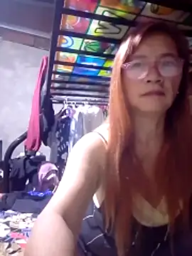 Snapshot of SexyHottMom chatting on February 16, 2026, 10:06 pm SexyHottMom online show from February 16, 2026, 10:06 pm