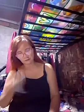 Snapshot of SexyHottMom chatting on February 17, 2026, 11:11 pm SexyHottMom online show from February 17, 2026, 11:11 pm