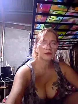 Snapshot of SexyHottMom chatting on February 19, 2026, 5:36 am SexyHottMom online show from February 19, 2026, 5:36 am