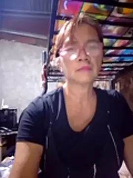 Snapshot of SexyHottMom chatting on February 24, 2026, 8:01 am SexyHottMom online show from February 24, 2026, 8:01 am