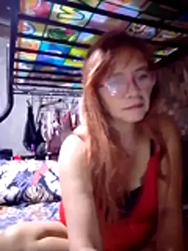 Snapshot of SexyHottMom chatting on February 24, 2026, 9:35 pm SexyHottMom online show from February 24, 2026, 9:35 pm