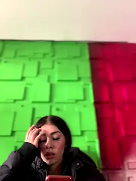 Linda LS online show from October 6, 2025, 1:41 pm