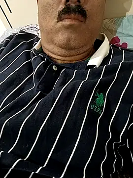 moonflower25 online show from October 18, 2025, 3:31 am