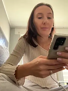 Snapshot of Emilia_Mausi chatting on October 30, 2025, 11:22 am Emilia Mausi online show from October 30, 2025, 11:22 am