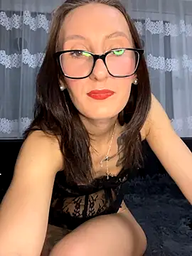 Emilia Mausi online show from December 22, 2025, 8:06 pm