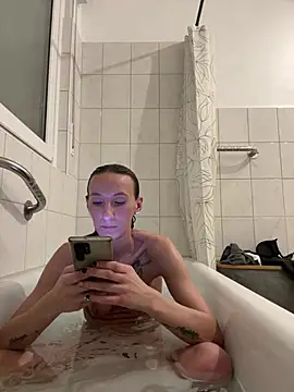 Emilia Mausi online show from March 11, 2026, 8:15 pm