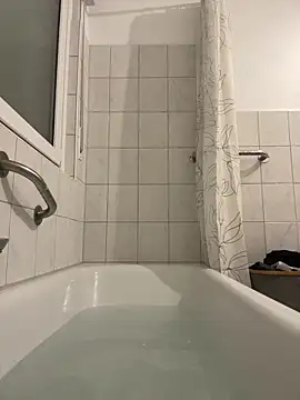 Emilia Mausi online show from April 11, 2026, 7:29 pm