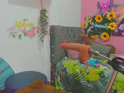 Yeny hot  online show from March 22, 2026, 3:43 am