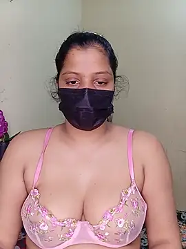 Snapshot of Rose-luckey chatting on June 10, 2026, 3:33 pm Rose-luckey online show from June 10, 2026, 3:33 pm
