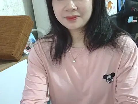 Snapshot of suri- chatting on November 13, 2025, 1:26 am suri- online show from November 13, 2025, 1:26 am