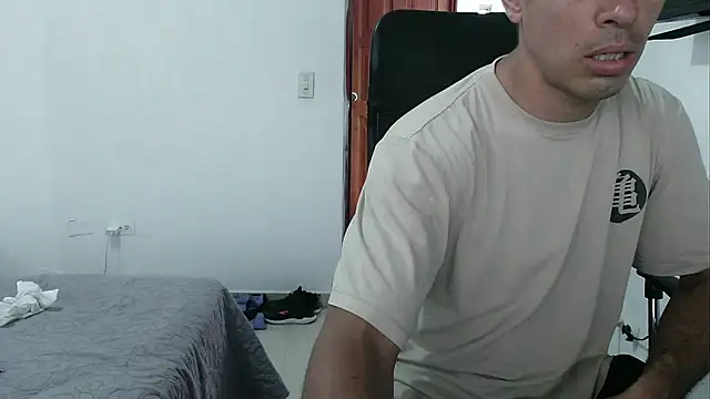 Snapshot of mckanna chatting on October 3, 2025, 7:44 pm mckanna online show from October 3, 2025, 7:44 pm