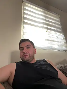 raulgzz4 online show from March 26, 2026, 5:29 pm