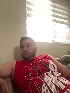 raulgzz4 online show from June 15, 2026, 4:53 pm