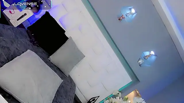 Ariia-janee online show from February 16, 2026, 5:03 am