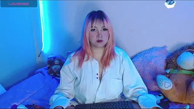 caro lina20 online show from September 9, 2025, 8:08 pm