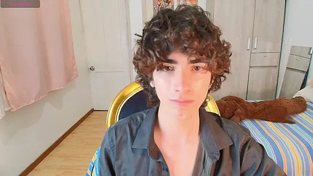 Nude Boy18 online show from November 25, 2025, 4:12 am