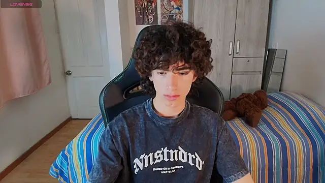 Nude Boy18 online show from January 19, 2026, 12:14 am