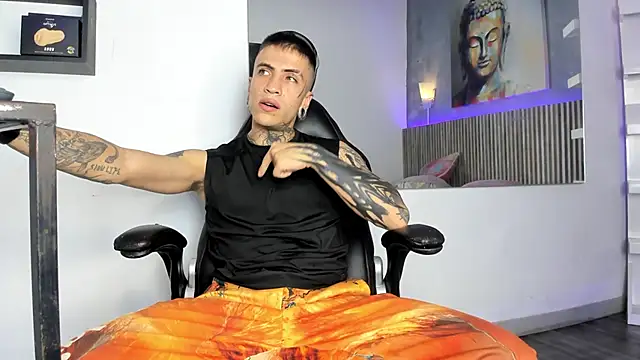 Snapshot of L_instinct chatting on September 12, 2025, 8:09 pm L instinct online show from September 12, 2025, 8:09 pm