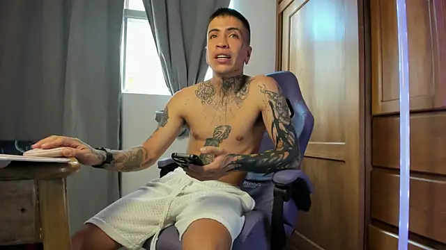 Snapshot of L_instinct chatting on September 15, 2025, 8:09 pm L instinct online show from September 15, 2025, 8:09 pm