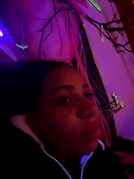 yumi hanna online show from September 21, 2025, 12:23 am