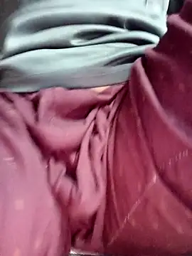 Taitanic143 online show from April 28, 2026, 6:46 pm