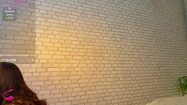 Snapshot of PhantomLace chatting on April 15, 2026, 5:36 am PhantomLace online show from April 15, 2026, 5:36 am