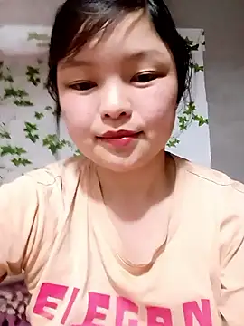 XoiXoi232 online show from April 13, 2026, 2:33 pm