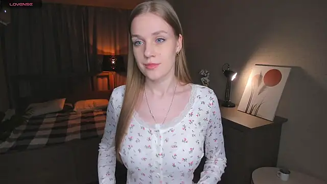 OdellaFrake online show from November 12, 2025, 7:13 pm