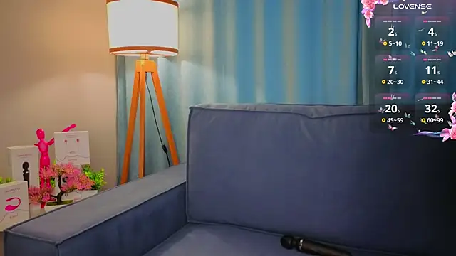 Lolisin online show from May 13, 2026, 4:37 pm