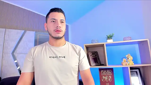 Axel grey  online show from March 26, 2026, 12:22 pm