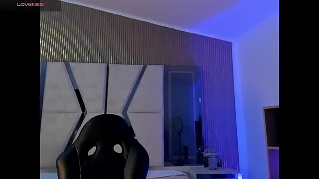 Snapshot of Axel_grey_ chatting on May 1, 2026, 12:43 pm Axel grey online show from May 1, 2026, 12:43 pm