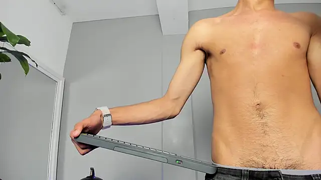 Tylerffoxx online show from November 29, 2025, 8:34 pm