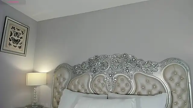 CarolineLee  online show from January 17, 2026, 10:35 pm