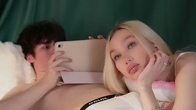 cuteleraay online show from March 27, 2026, 5:01 pm